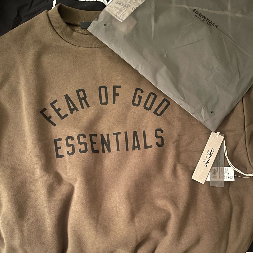 `FEAR OF GOD Essentials’ Crewneck